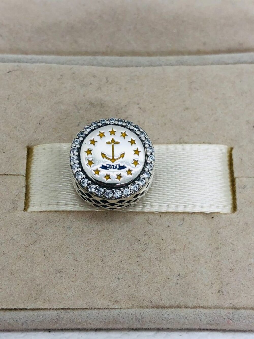 ✨🔥Pandora State Of Rhode Island Exclusive Sparkling State Flag Charm